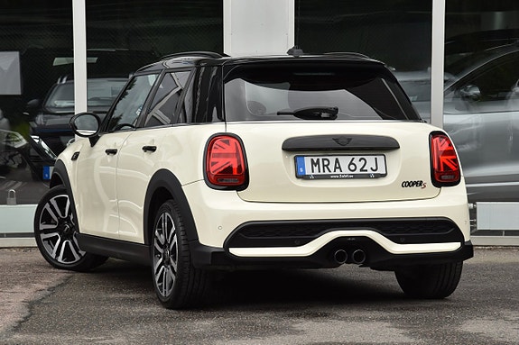 MINI Cooper S 5 of 5
