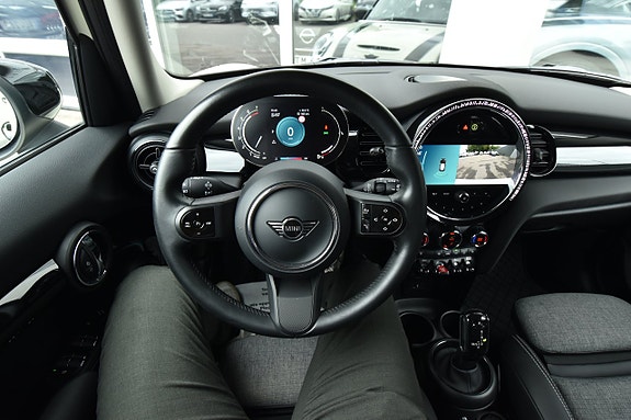 MINI Cooper S 15 of 24