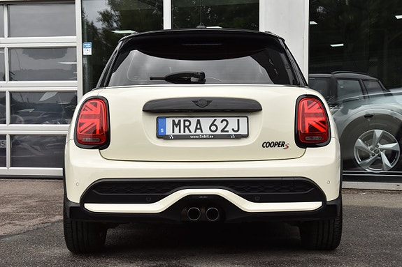MINI Cooper S 7 of 24