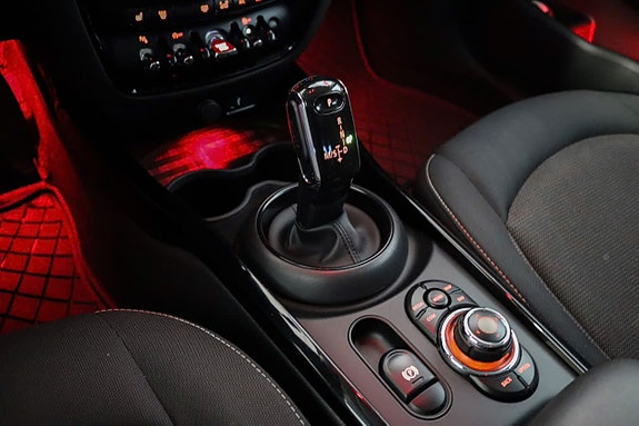 MINI Cooper 13 of 15