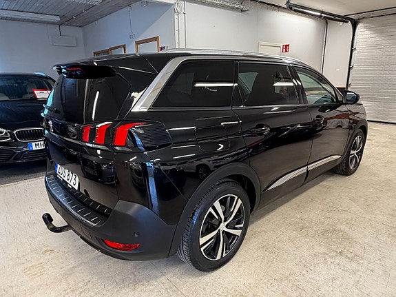 Peugeot 5008 5 of 5