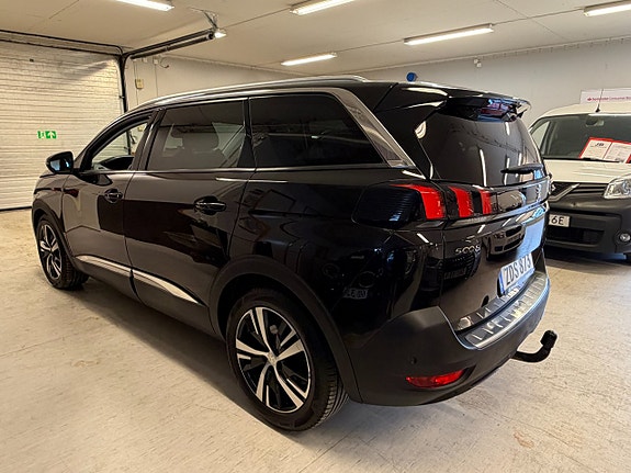 Peugeot 5008 4 of 5