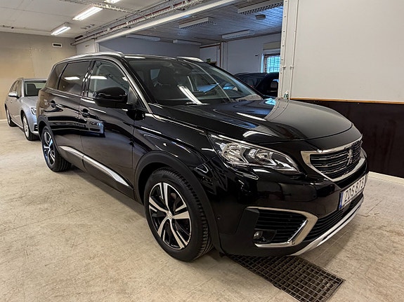 Peugeot 5008 2 of 5