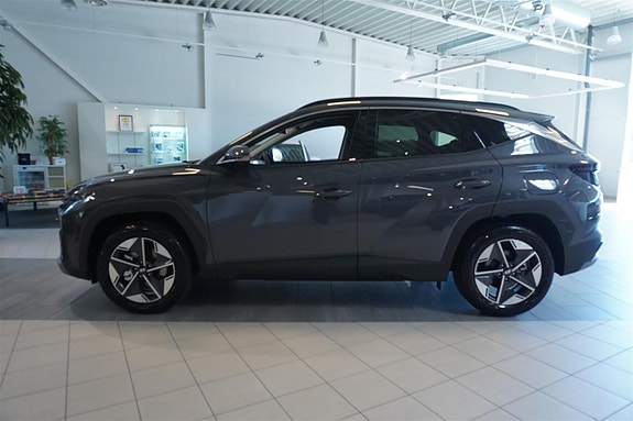 Hyundai Tucson 2 of 5