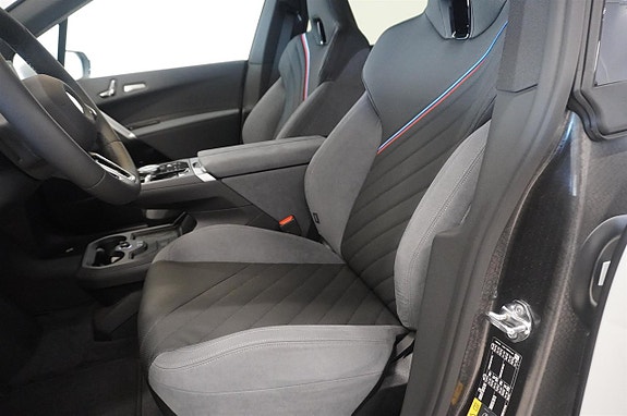 BMW iX 9 of 19