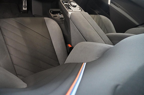 BMW iX 6 of 19