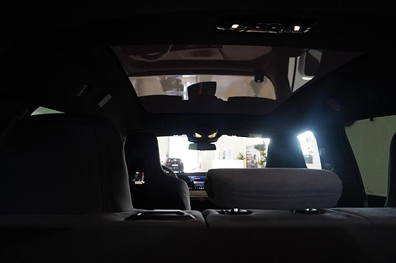 BMW iX 17 of 19