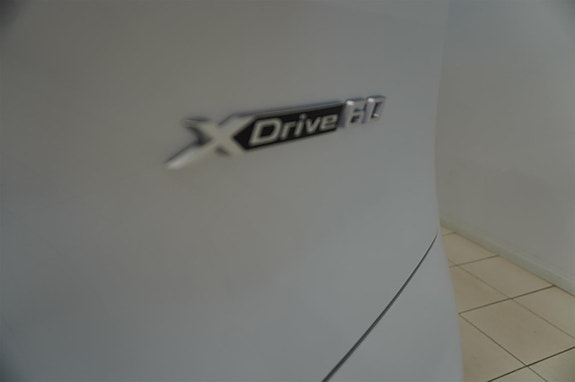 BMW iX 14 of 19