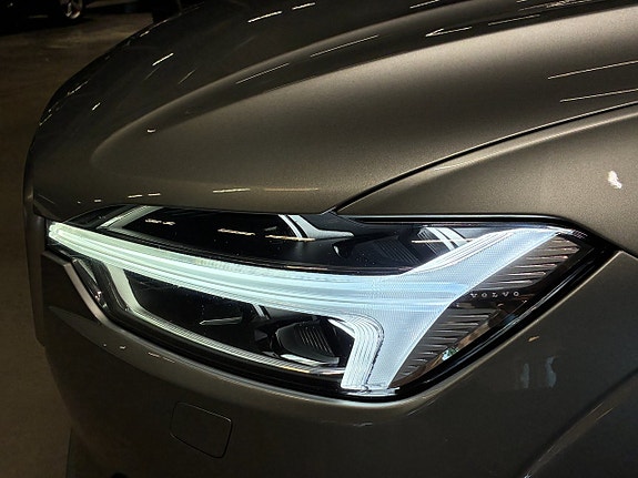 Volvo XC60 14 of 30