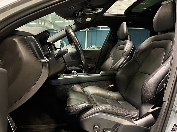 Volvo XC60 16 of 30