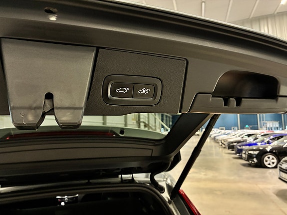 Volvo XC60 10 of 30