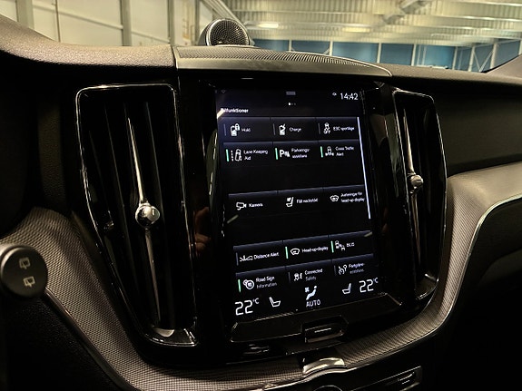 Volvo XC60 27 of 30
