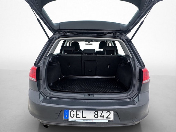 Volkswagen Golf VII 22 of 26