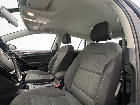 Volkswagen Golf VII 11 of 26