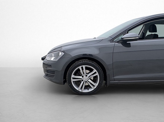 Volkswagen Golf VII 23 of 26