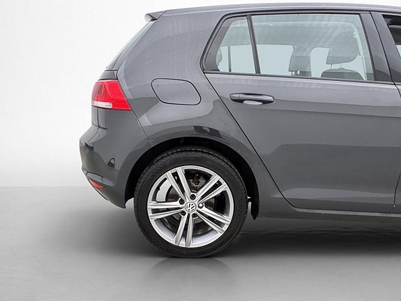 Volkswagen Golf VII 25 of 26
