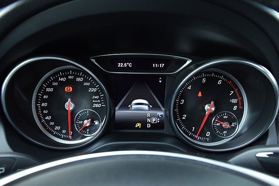 Mercedes-Benz CLA200 25 of 26