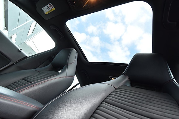 Mercedes-Benz CLA200 11 of 26