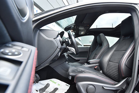 Mercedes-Benz CLA200 10 of 26