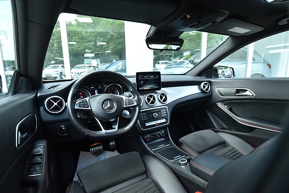 Mercedes-Benz CLA200 14 of 26