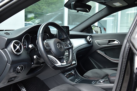 Mercedes-Benz CLA200 9 of 26