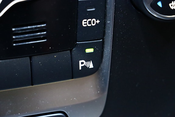 Volvo V40 23 of 25