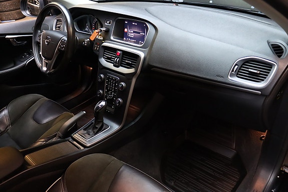Volvo V40 14 of 25