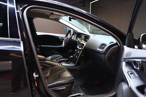 Volvo V40 13 of 25