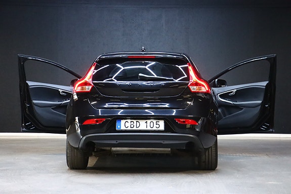 Volvo V40 7 of 25