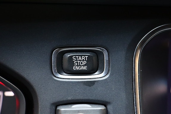 Volvo V40 21 of 25