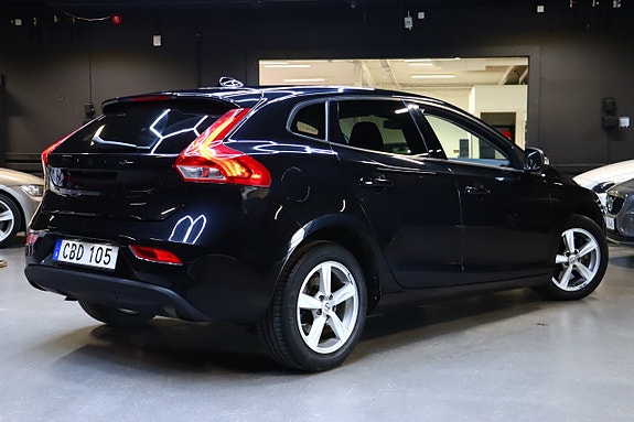 Volvo V40 4 of 5