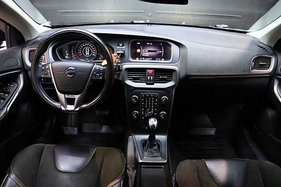 Volvo V40 16 of 25