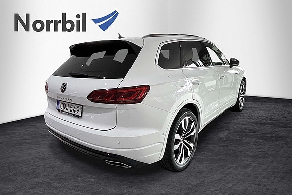 Volkswagen Touareg 4 of 5