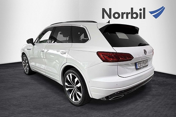 Volkswagen Touareg 3 of 5