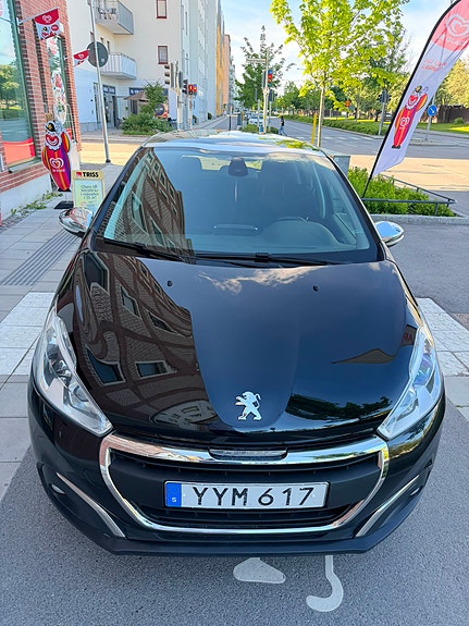 Peugeot 208 4 of 5
