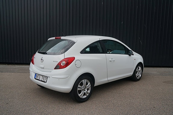 Opel Corsa 2 of 5