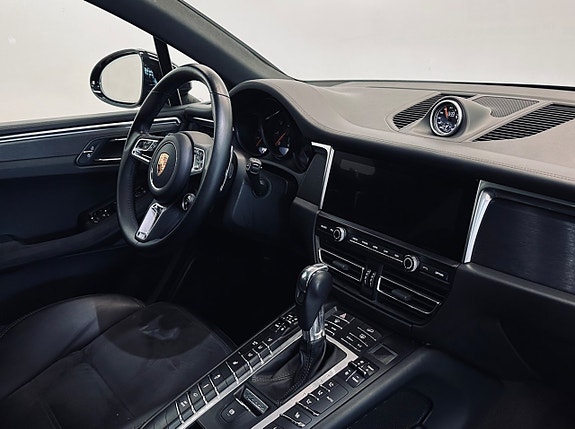 Porsche Macan GTS 11 of 14