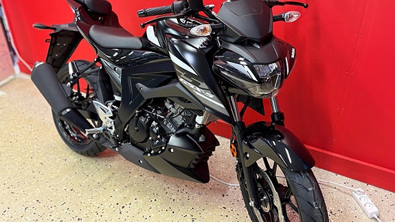 Suzuki GSX-S125 3 of 6