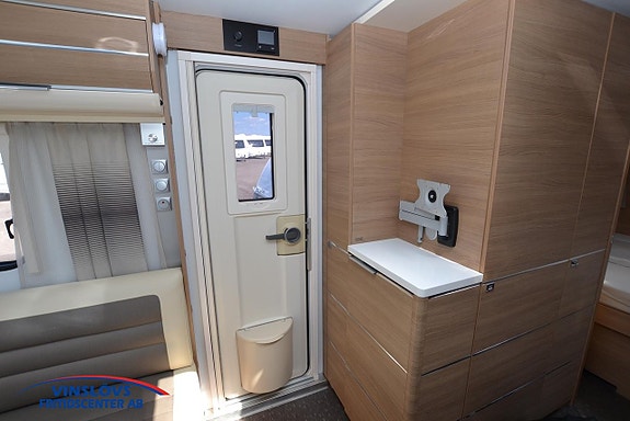 Adria Adora 613 UT 12 of 13