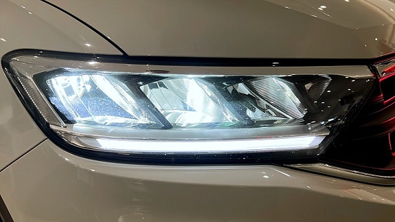 Volkswagen T-Roc 14 of 19