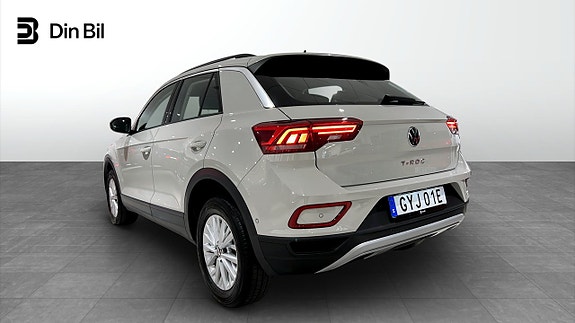 Volkswagen T-Roc 3 of 19
