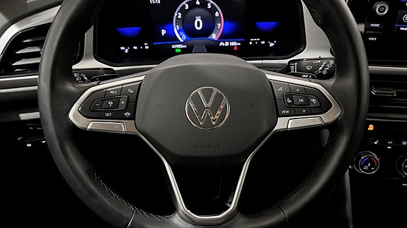 Volkswagen T-Roc 17 of 19