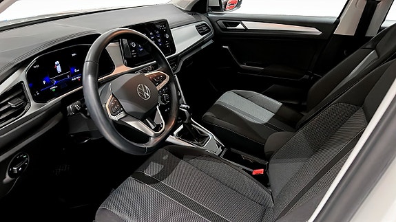 Volkswagen T-Roc 7 of 19