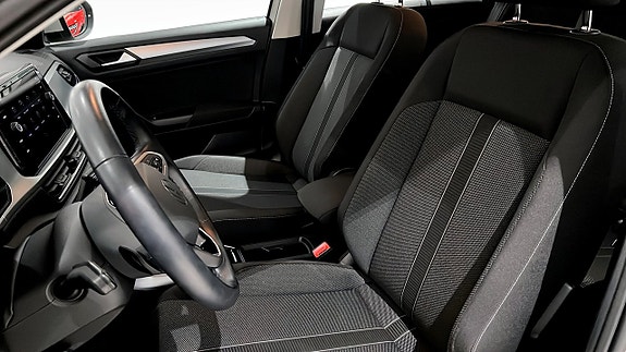 Volkswagen T-Roc 8 of 19