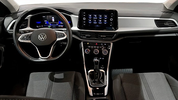 Volkswagen T-Roc 10 of 19