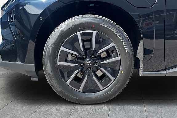 Toyota bZ4X 16 of 22