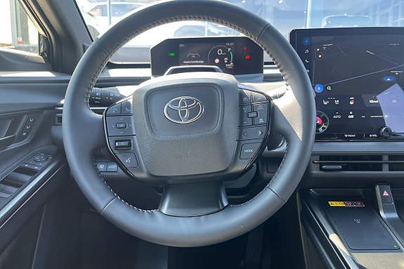 Toyota bZ4X 13 of 22