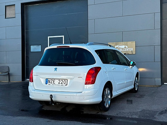 Peugeot 308 SW 4 of 5