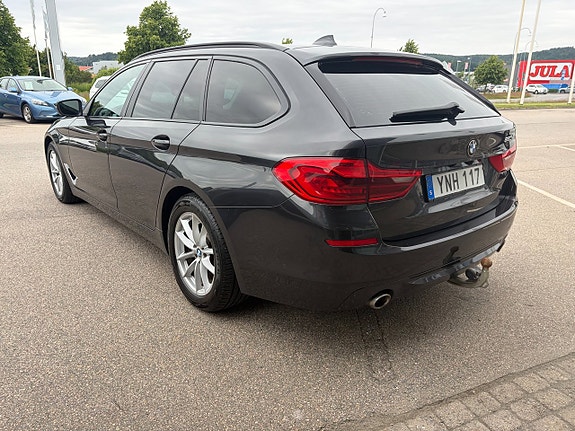 BMW 520d 4 of 5