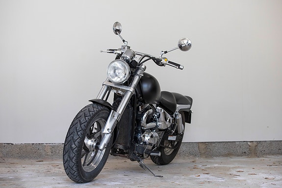 Suzuki VZ800 Marauder 3 of 6